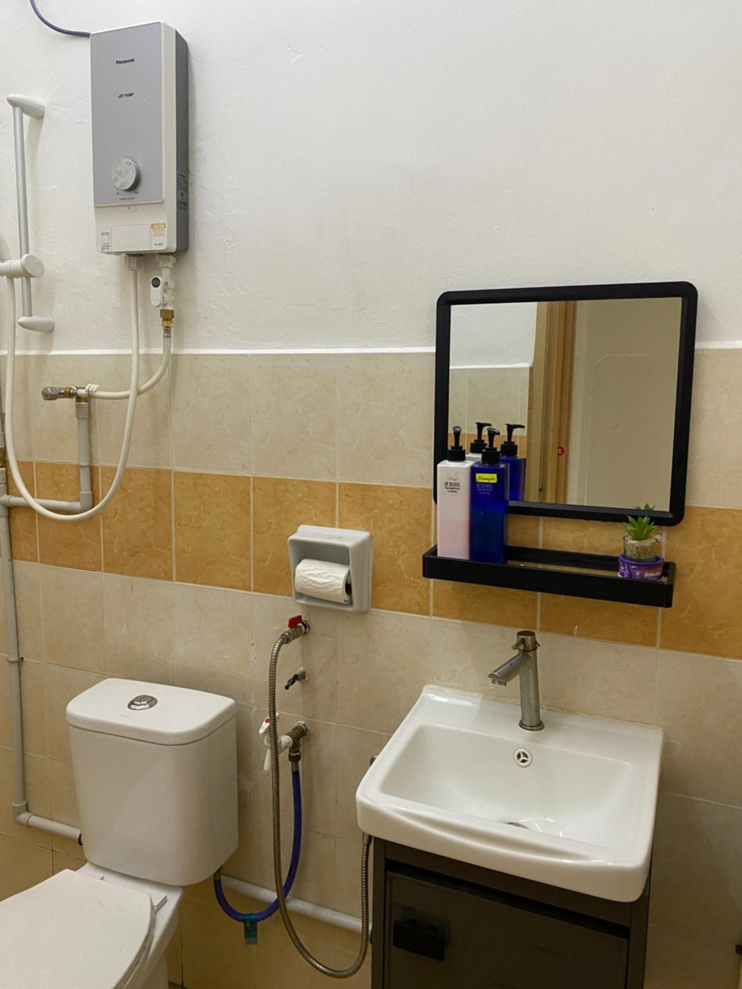 Comfy Sutera Seberang Jaya Villa Kampong Belah Dua Exterior foto